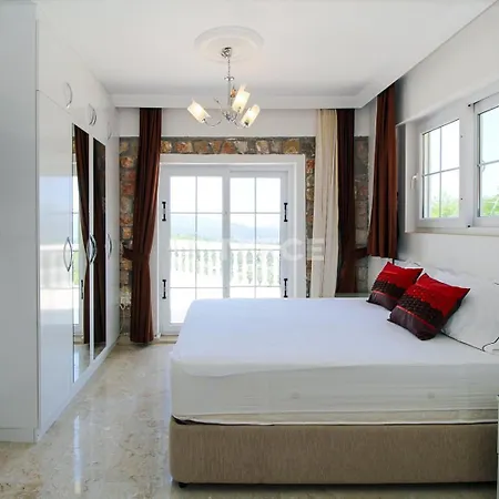 Tekce Yesiluezuemlue No 17 Villa Üzümlü
