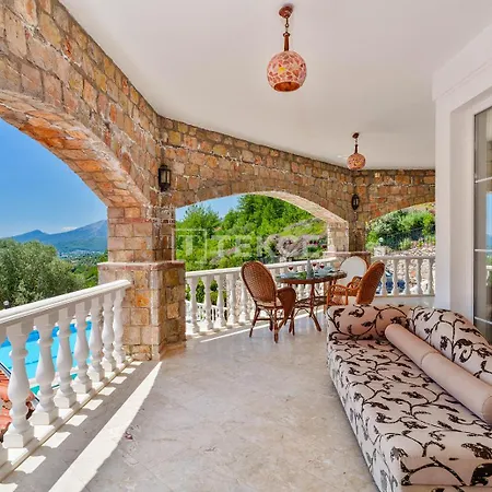 Tekce Yesiluezuemlue No 17 Villa *
