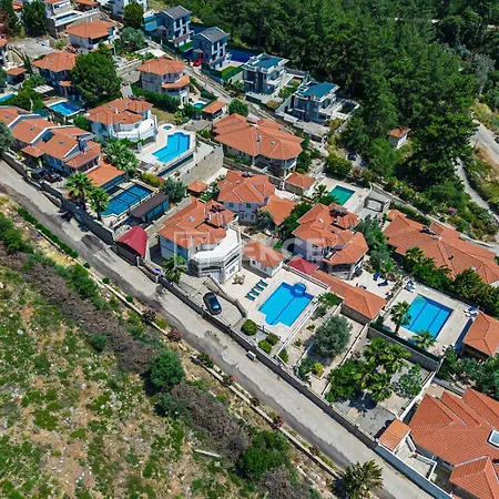 Tekce Yesiluezuemlue No 17 Villa